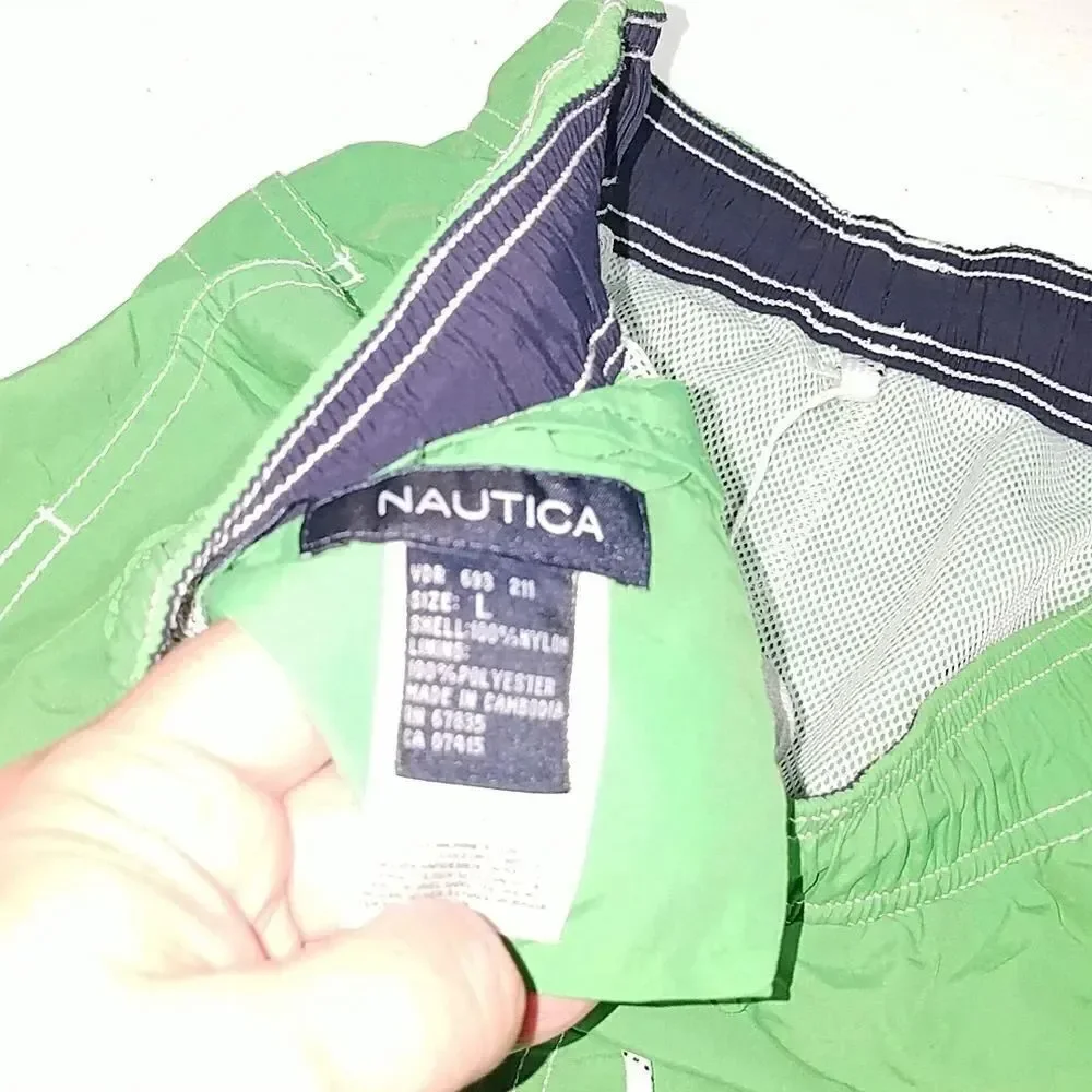 Nautica size large
